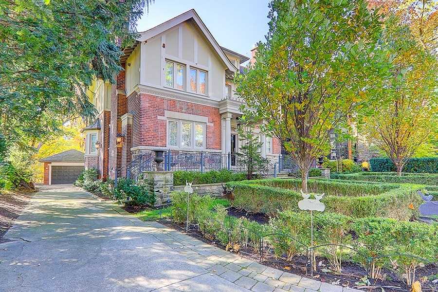 15 Castle Frank Cres