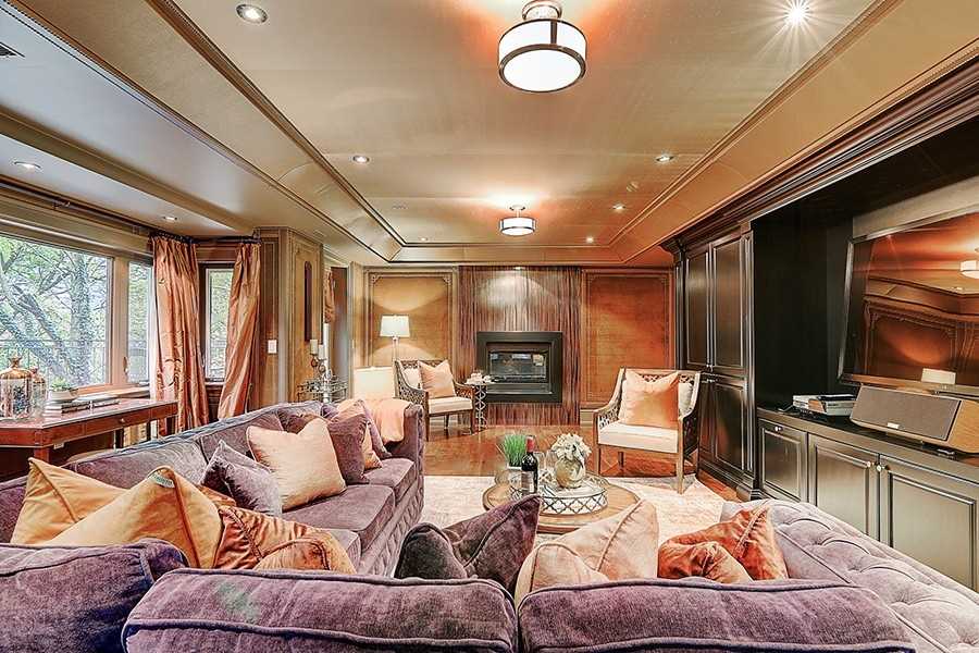 15 Castle Frank Cres