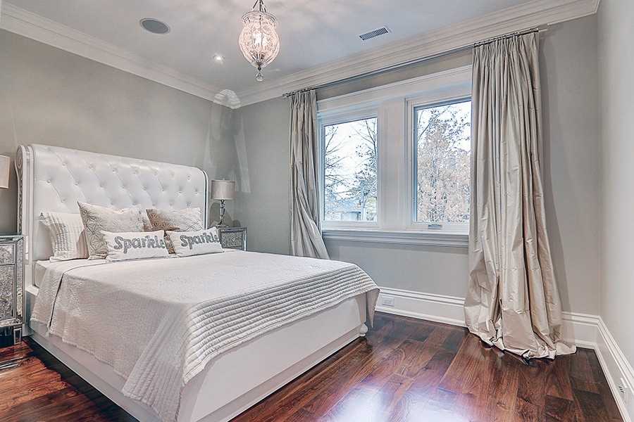 15 Castle Frank Cres