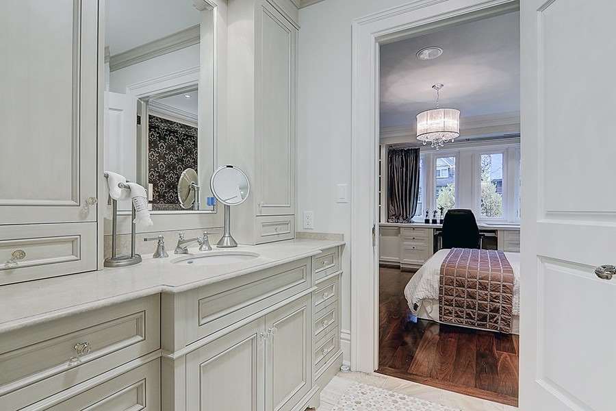 15 Castle Frank Cres