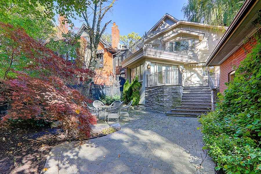 15 Castle Frank Cres