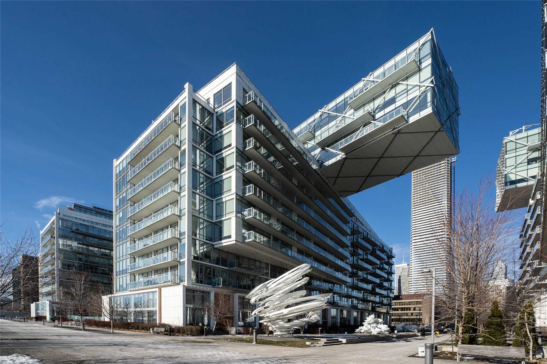 29 Queens Quay E #616