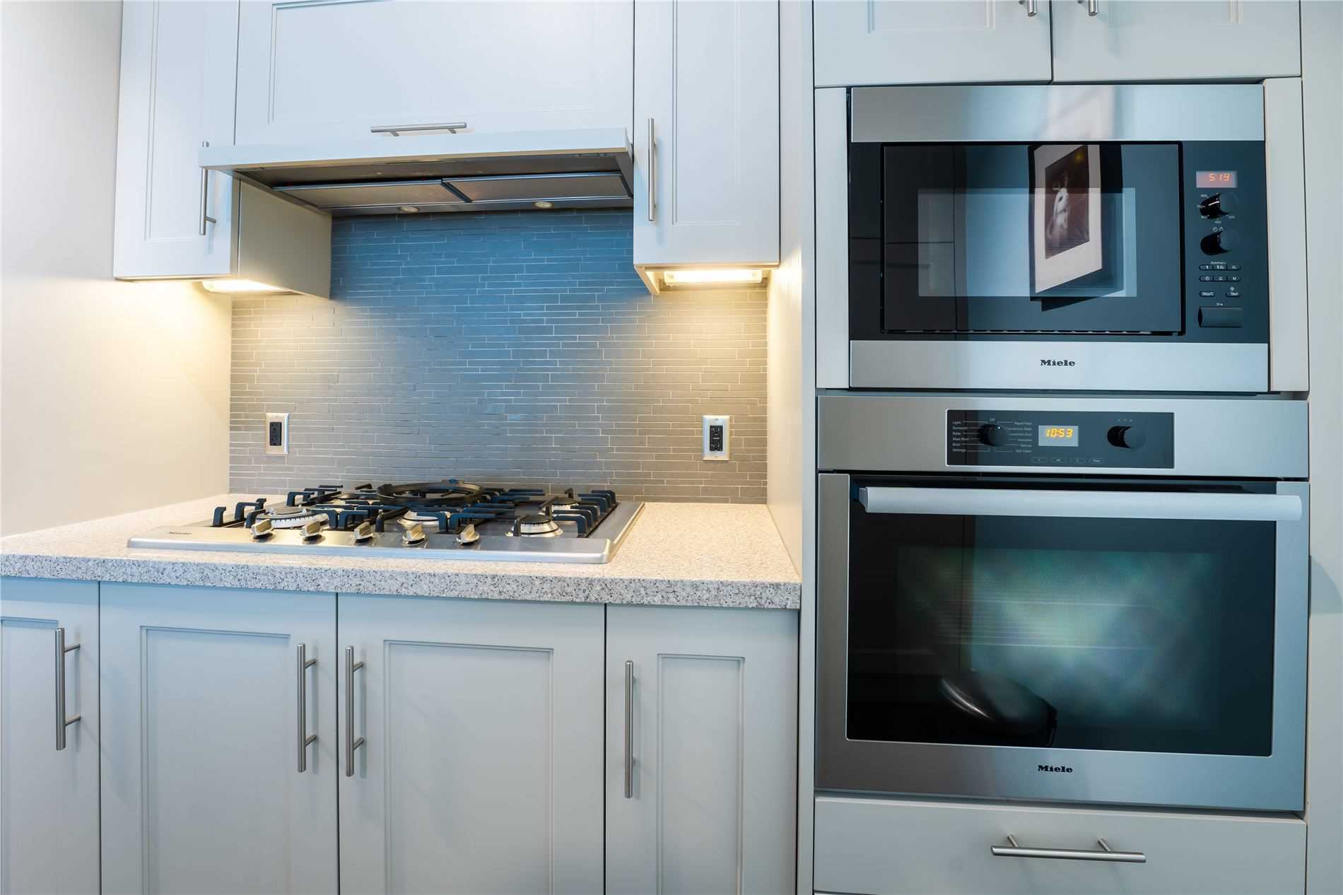 29 Queens Quay E #616