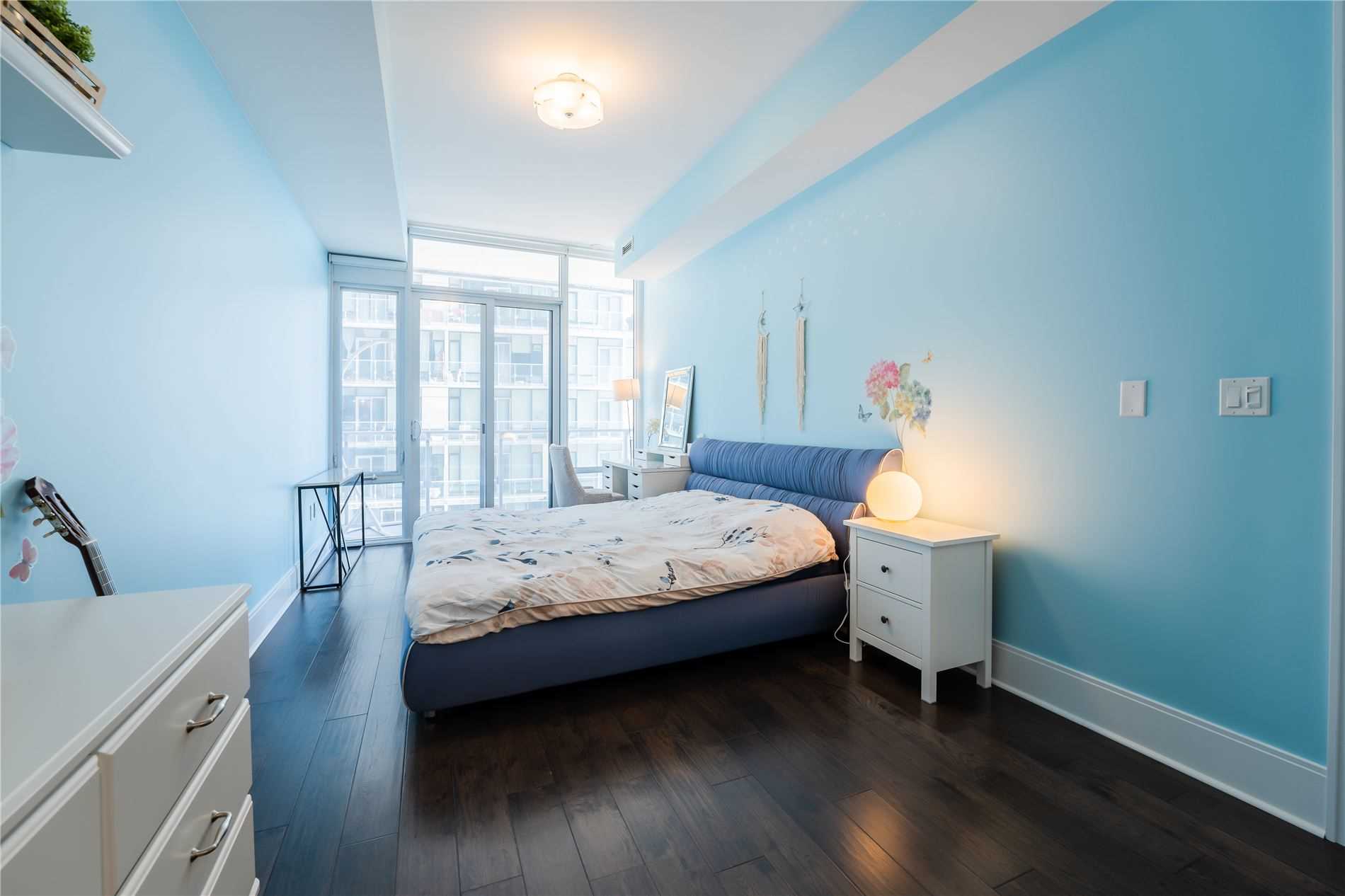 29 Queens Quay E #616
