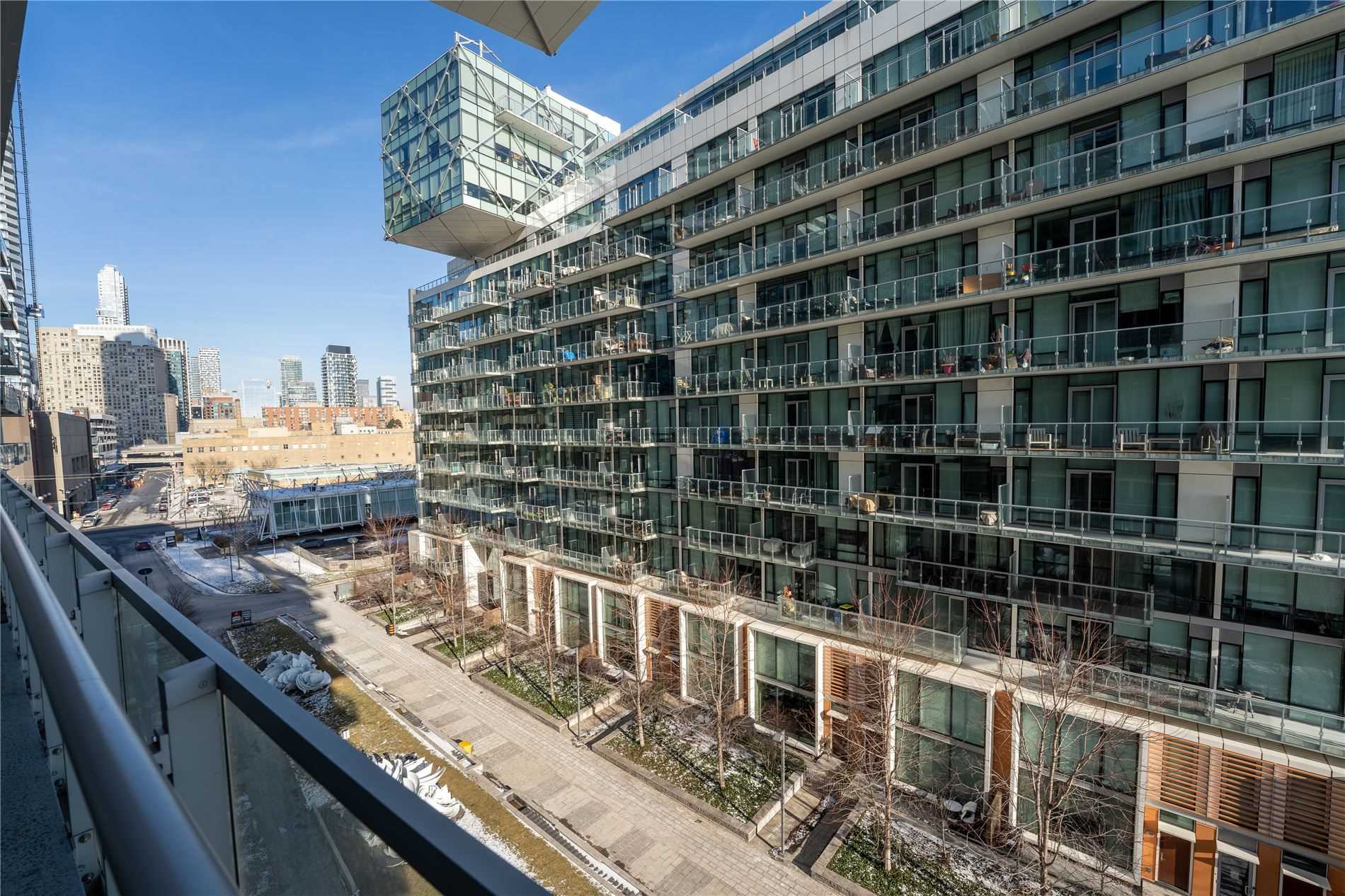 29 Queens Quay E #616