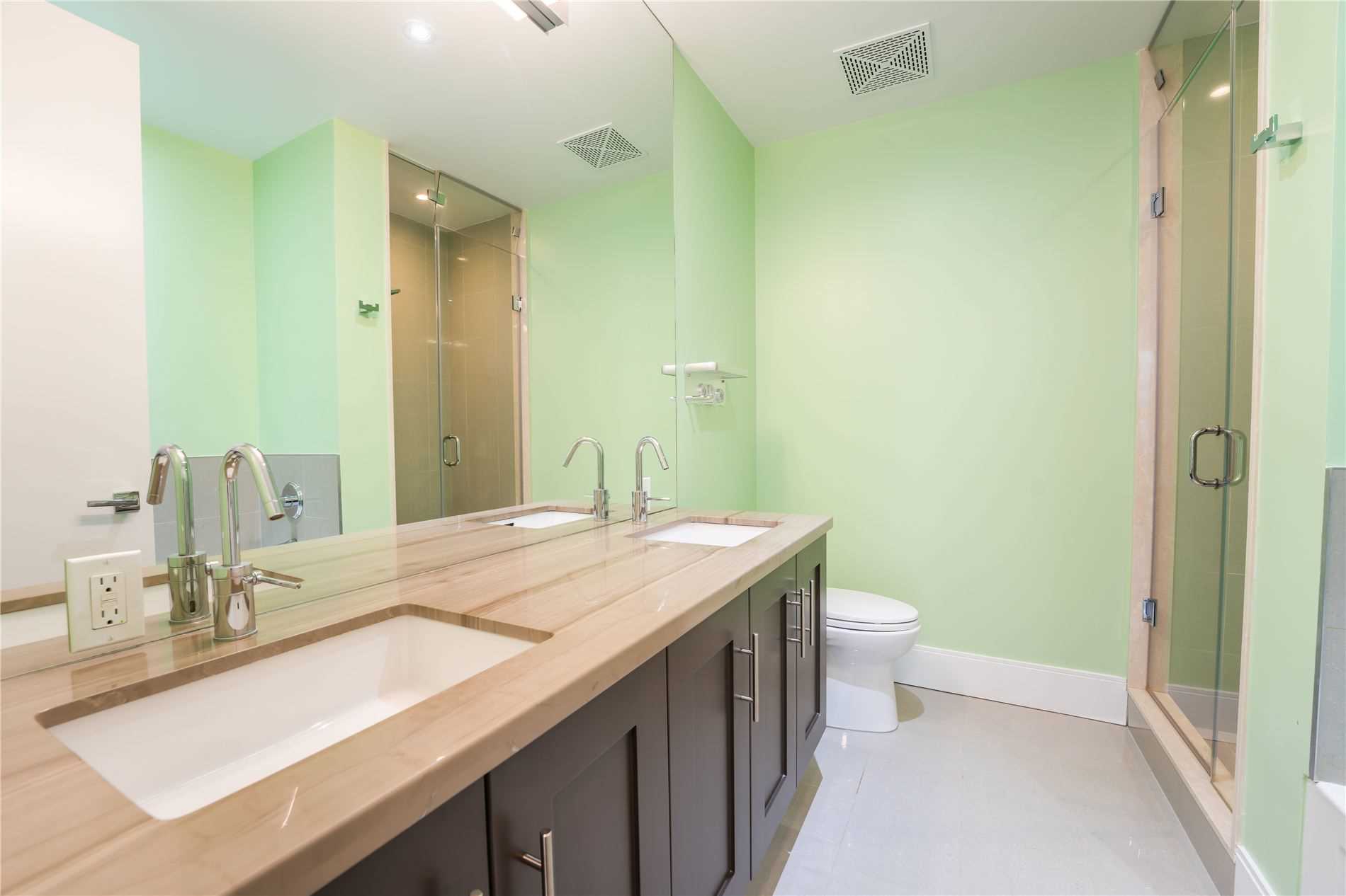29 Queens Quay E #616