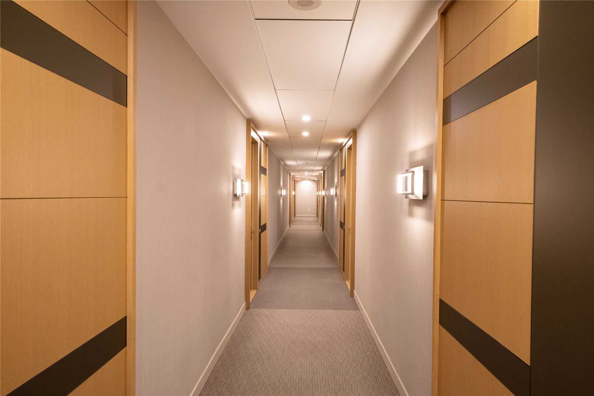 29 Queens Quay E #616