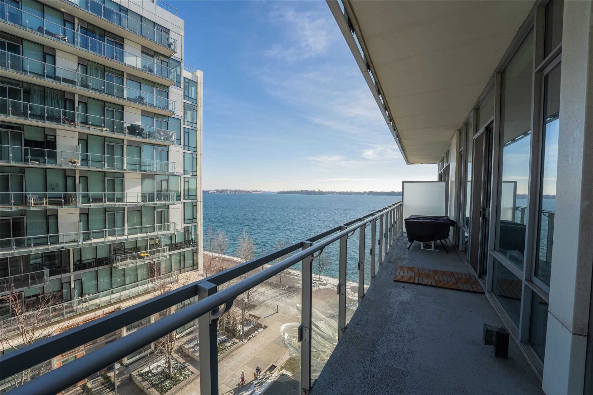 29 Queens Quay E #616
