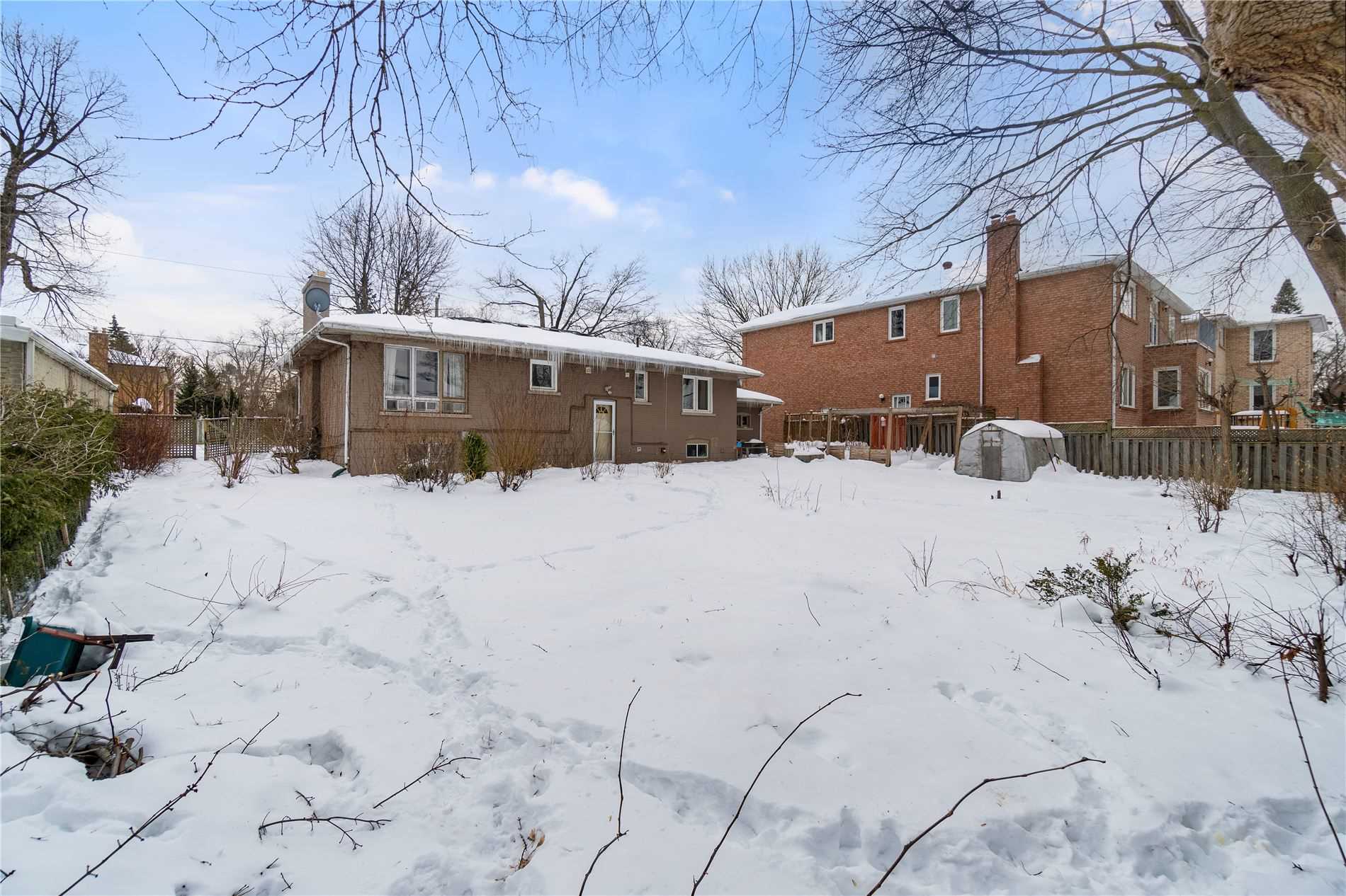 138 Nipigon Ave