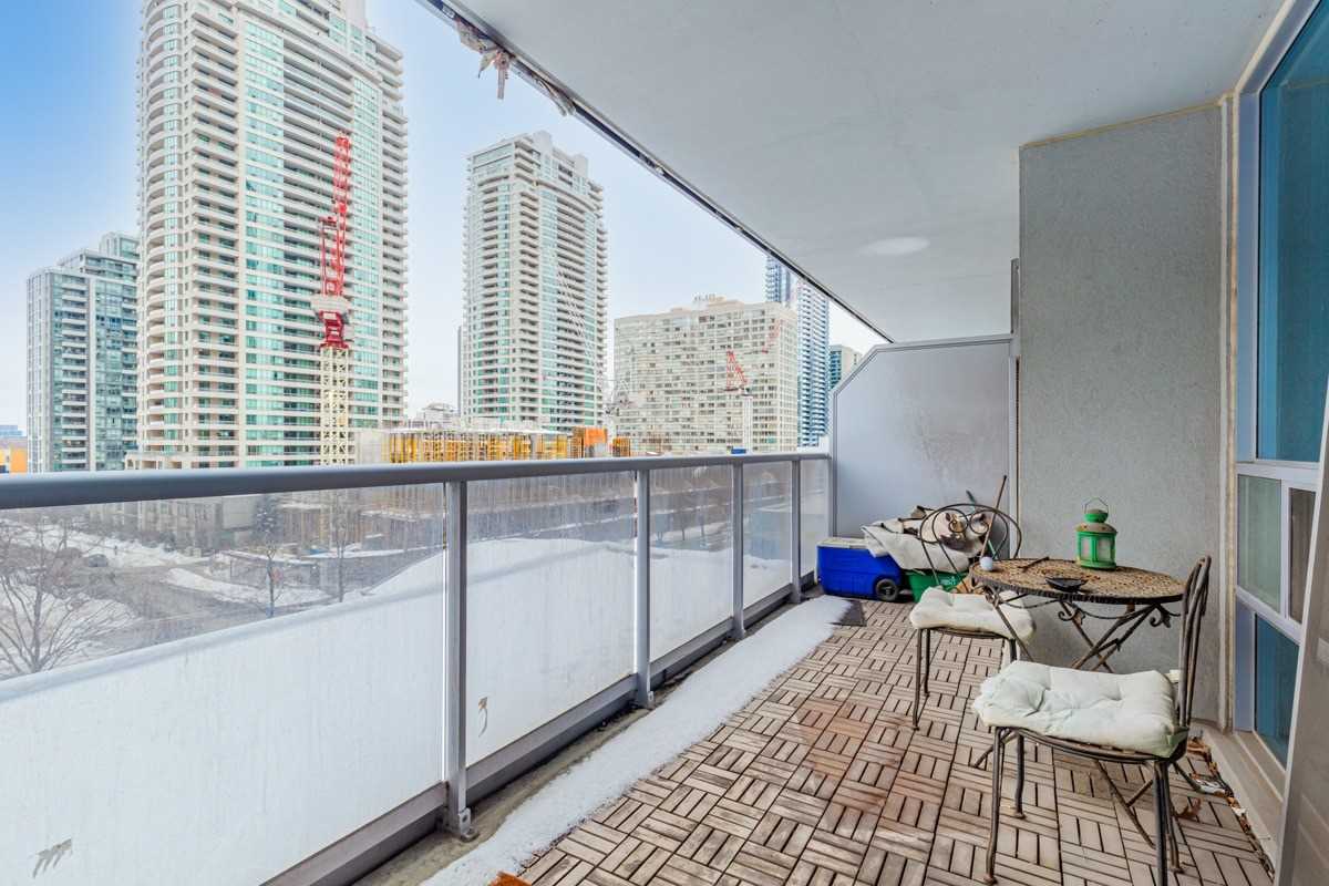 4978 Yonge St, #601