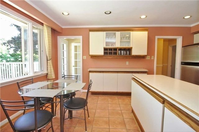 24 Burleigh Heights Dr