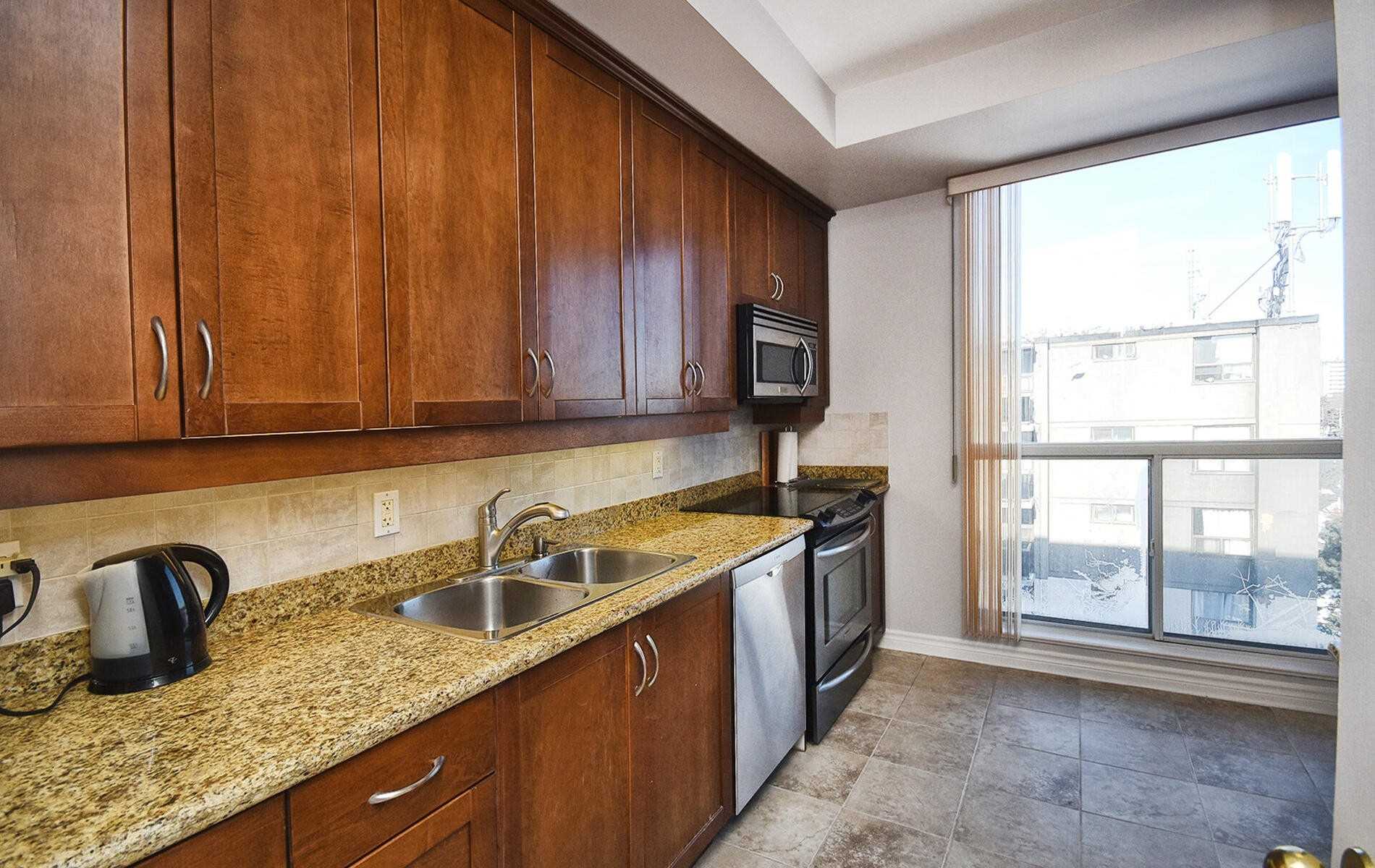 4200 Bathurst St, #705
