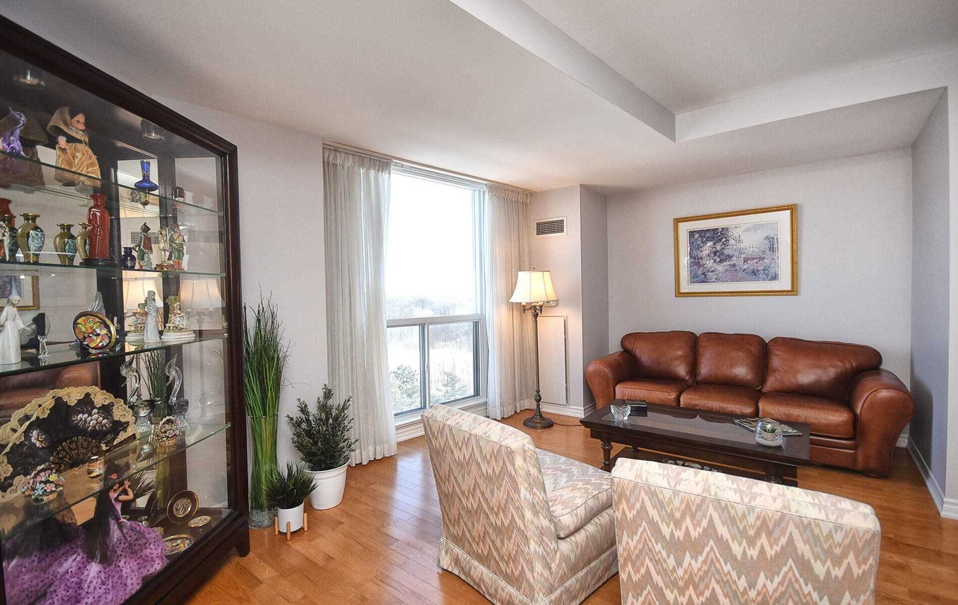 4200 Bathurst St, #705