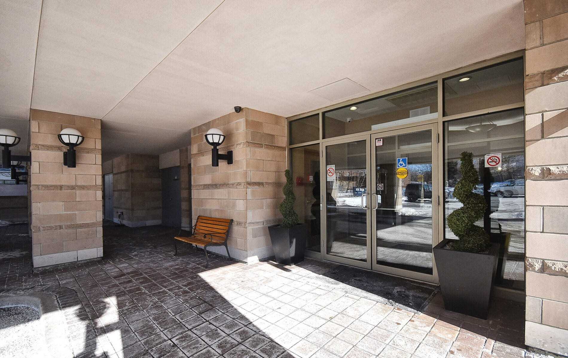 4200 Bathurst St, #705