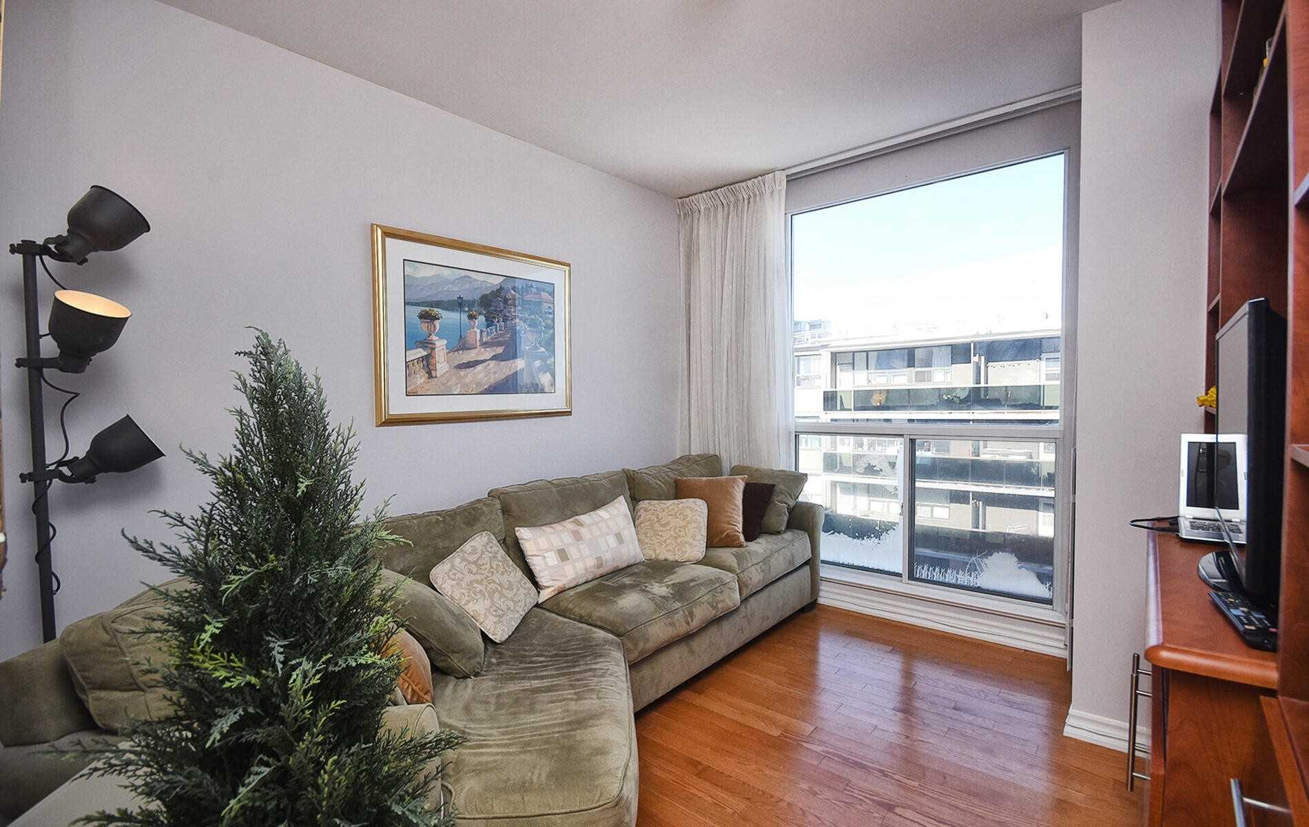 4200 Bathurst St, #705