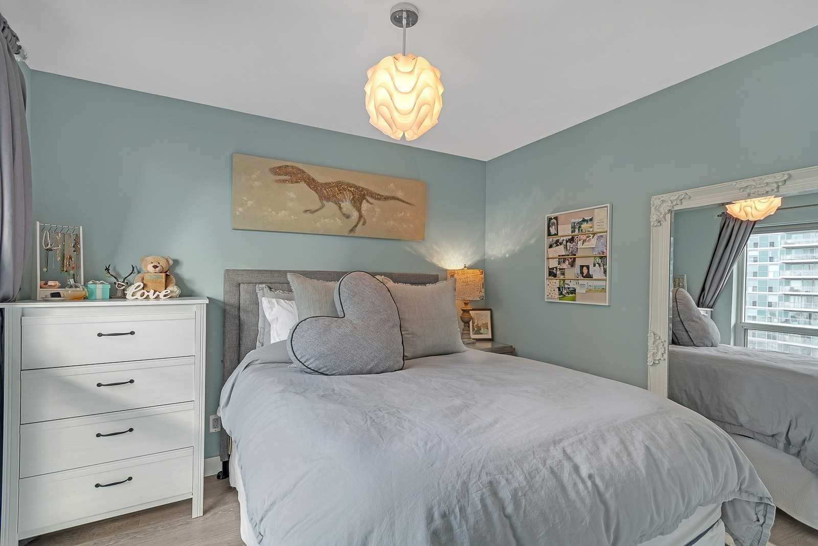 80 Western Battery Rd, #1812