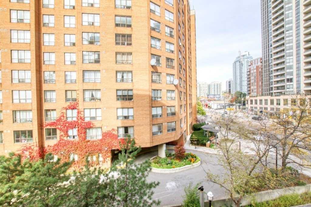 5418 Yonge St, #511