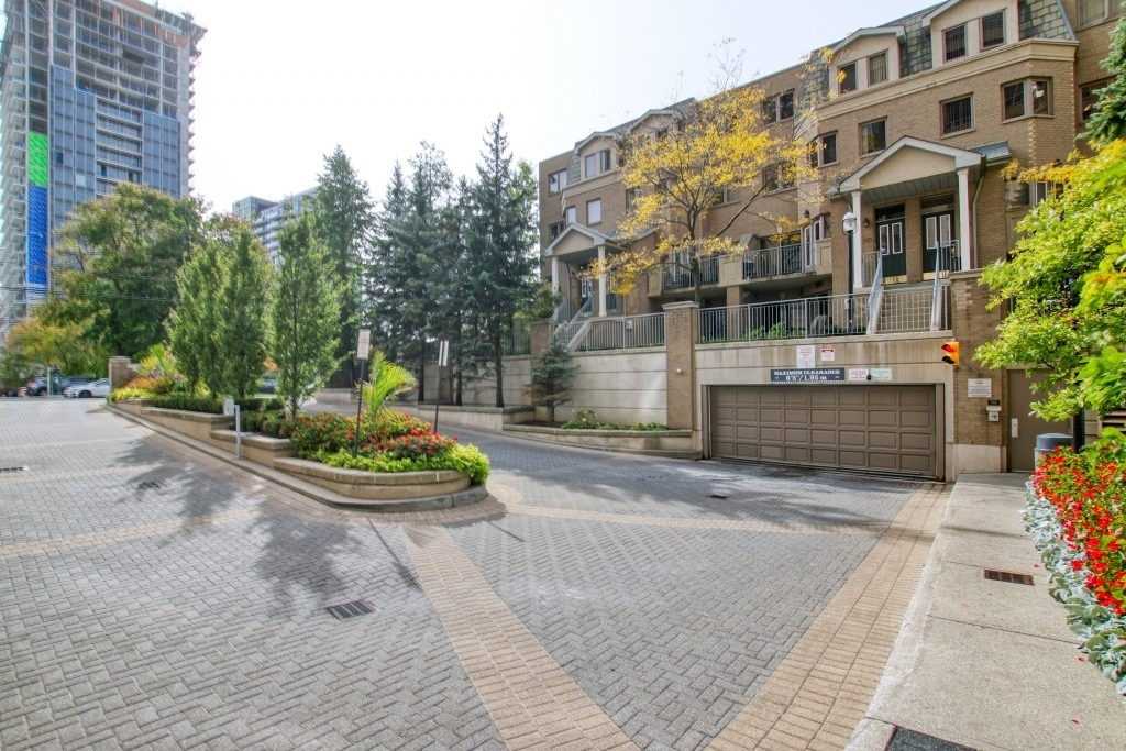 5418 Yonge St, #511