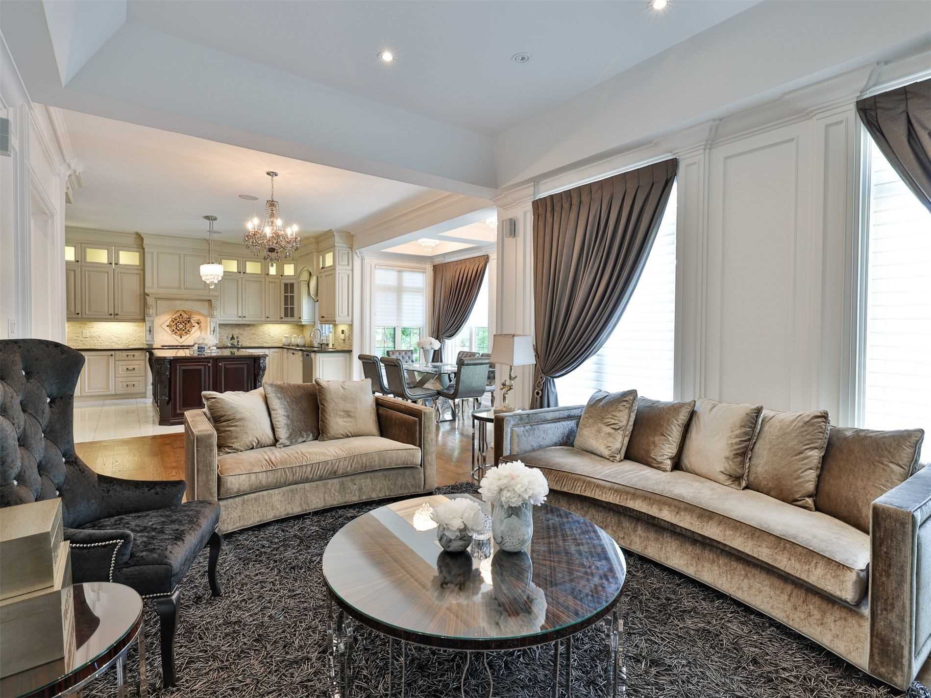 142 Upper Canada Dr