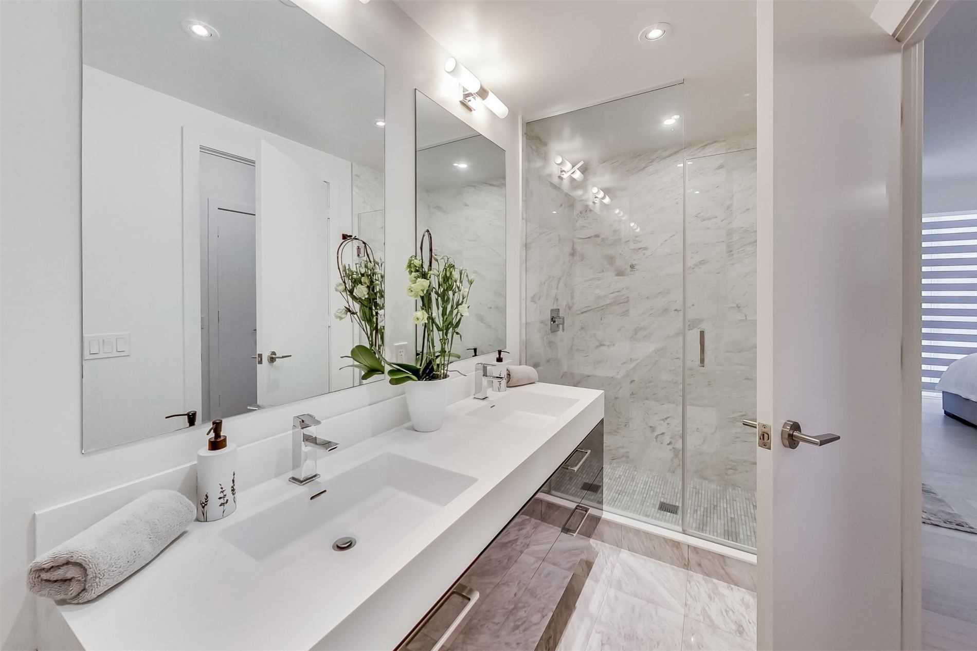 1 Yorkville Ave, #1701