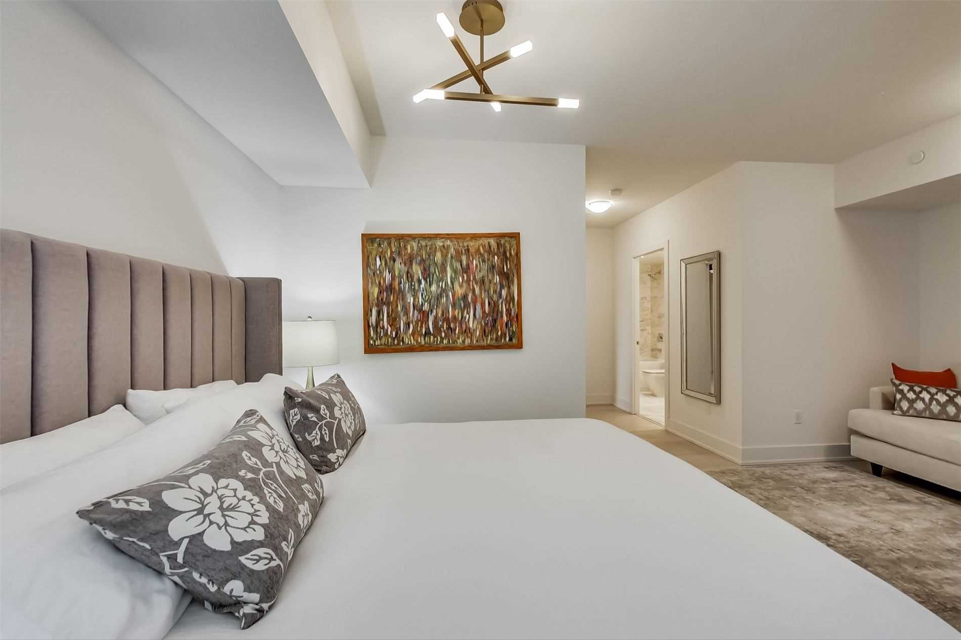 1 Yorkville Ave, #1701