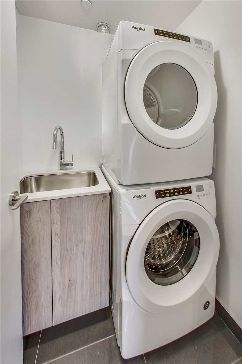 1 Yorkville Ave, #1701