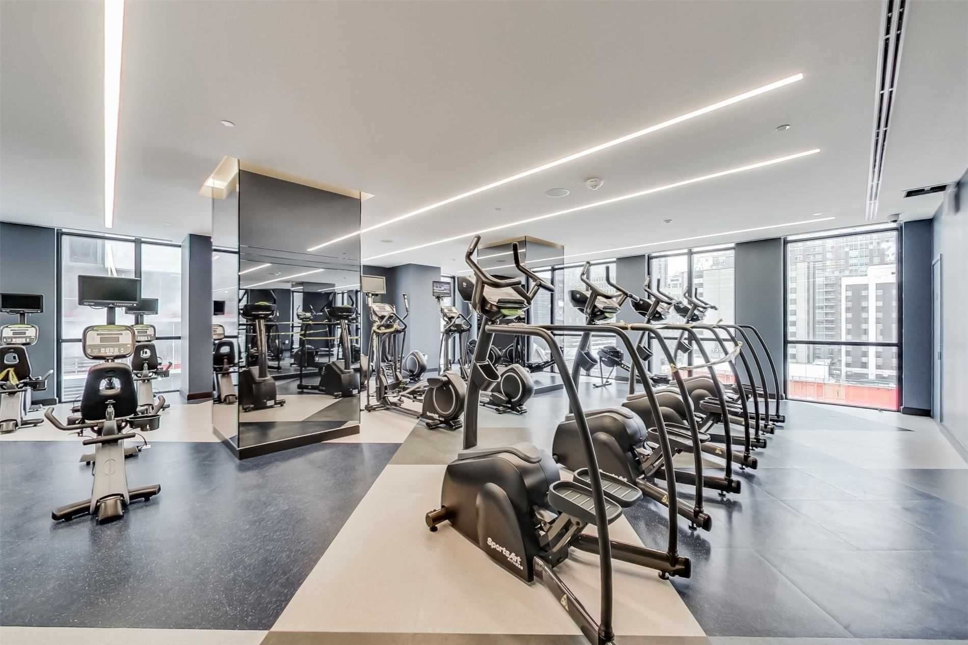 1 Yorkville Ave, #1701