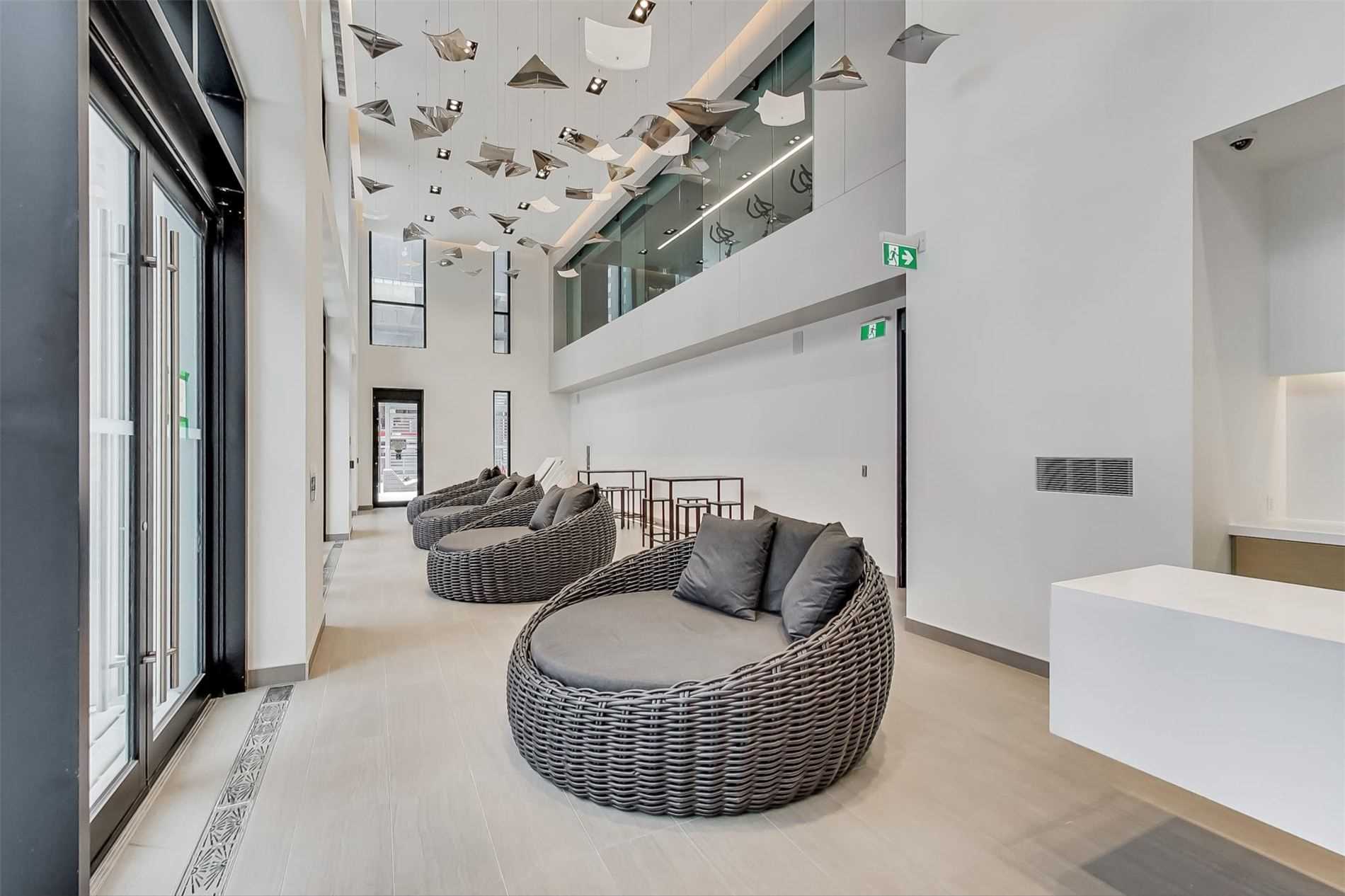 1 Yorkville Ave, #1701