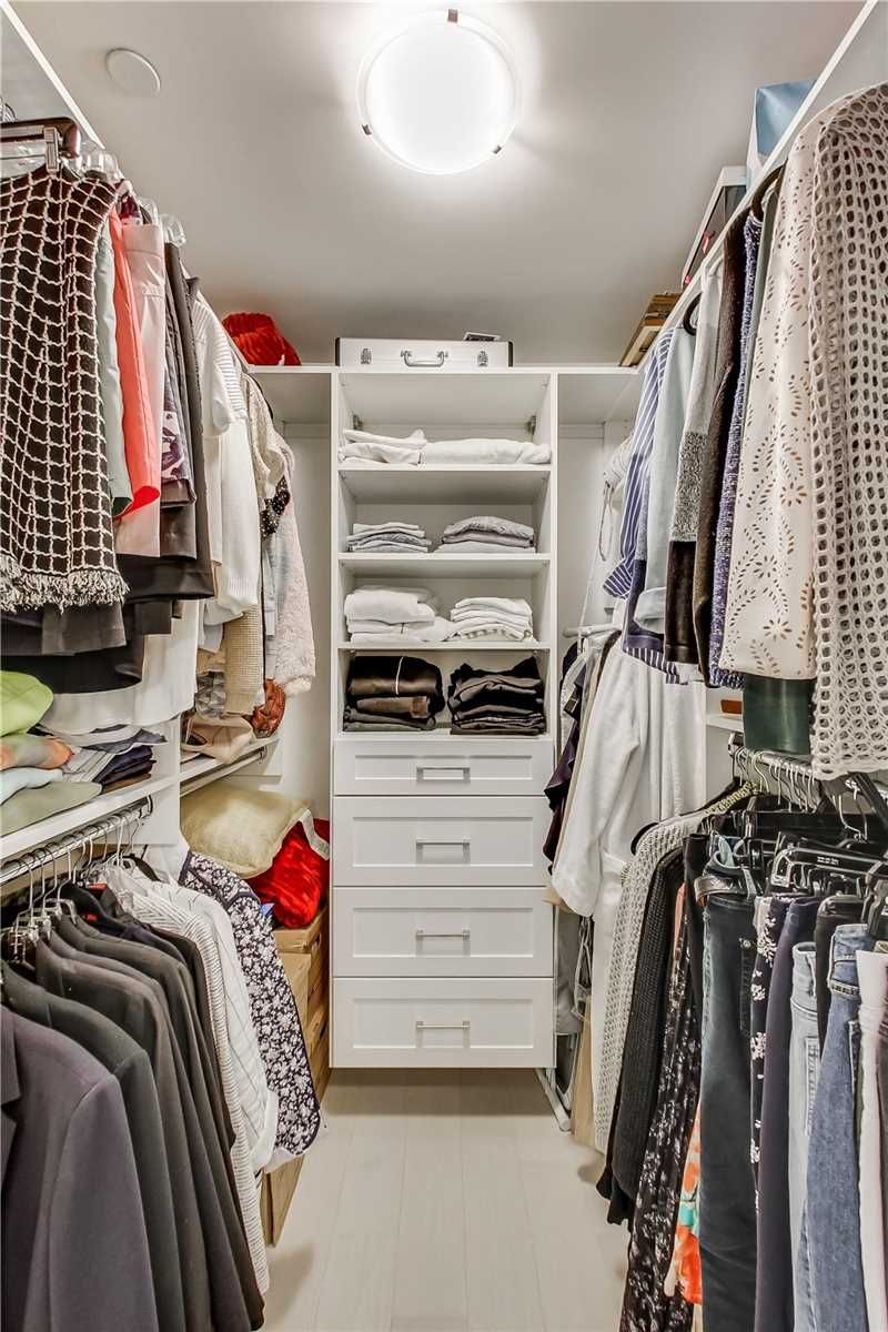 1 Yorkville Ave, #1701