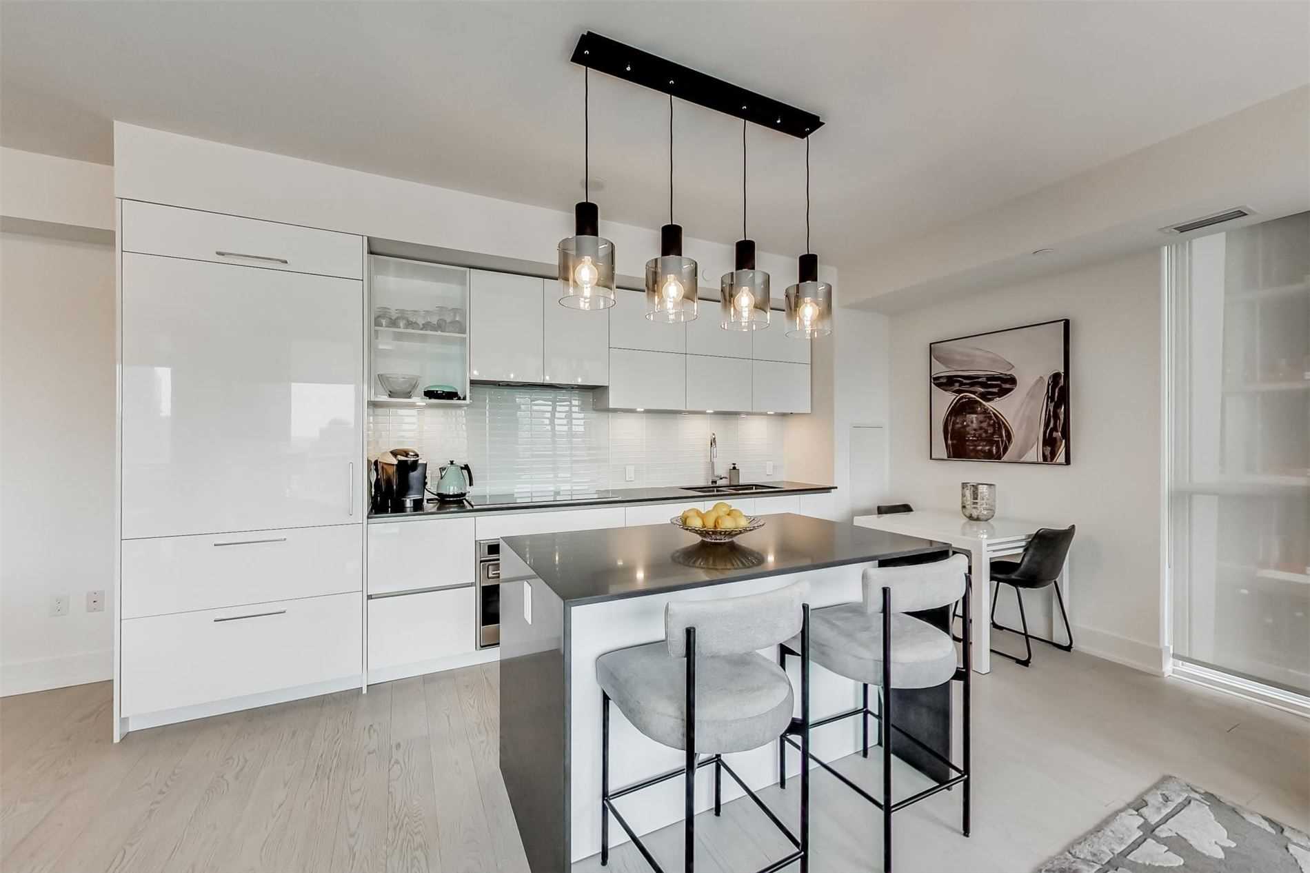 1 Yorkville Ave, #1701