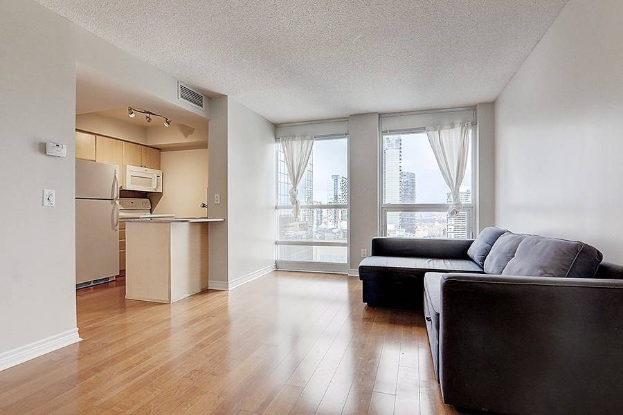 763 Bay St, #2402