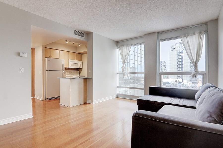 763 Bay St, #2402