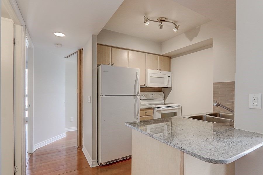 763 Bay St, #2402