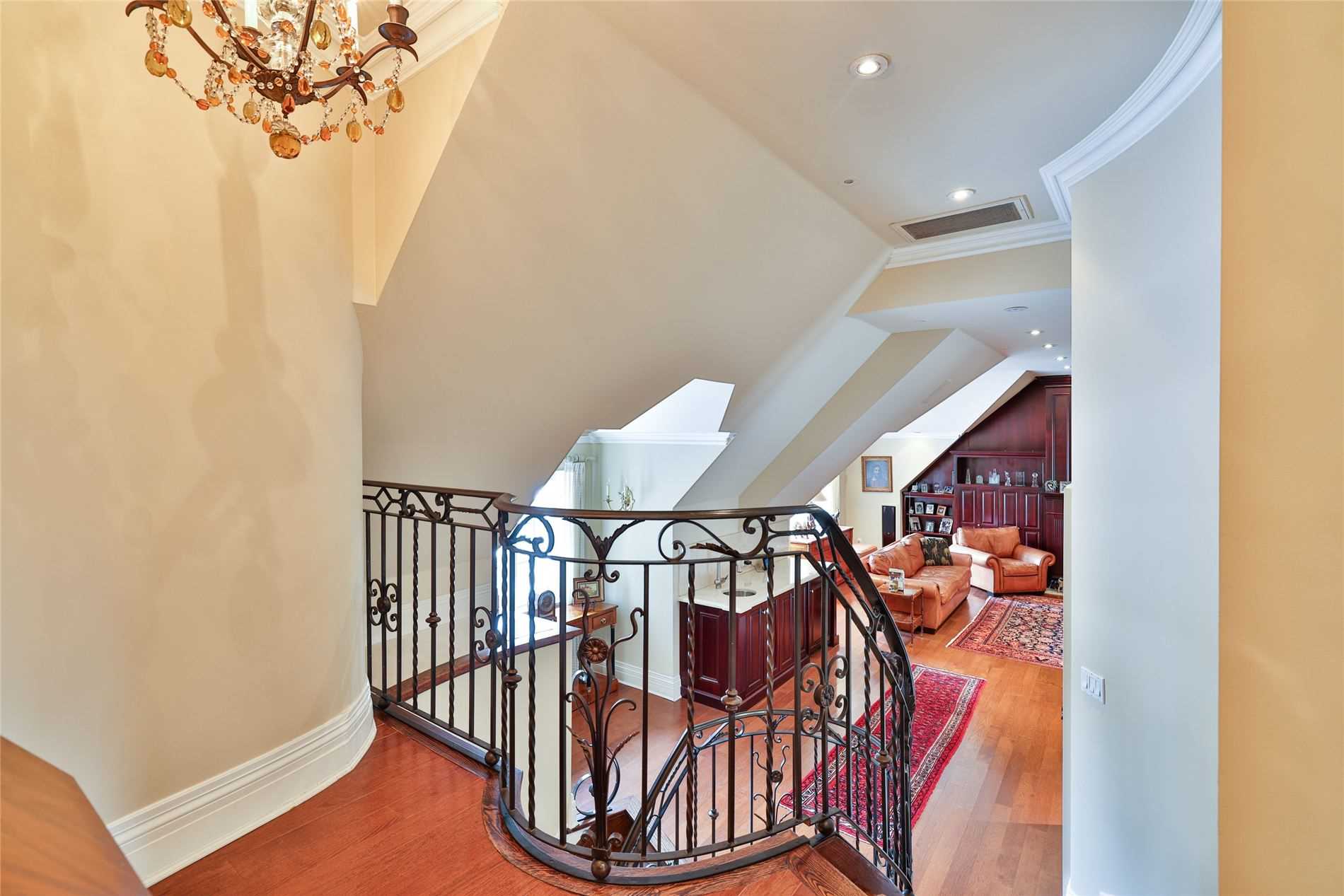 19 Forest Glen Cres