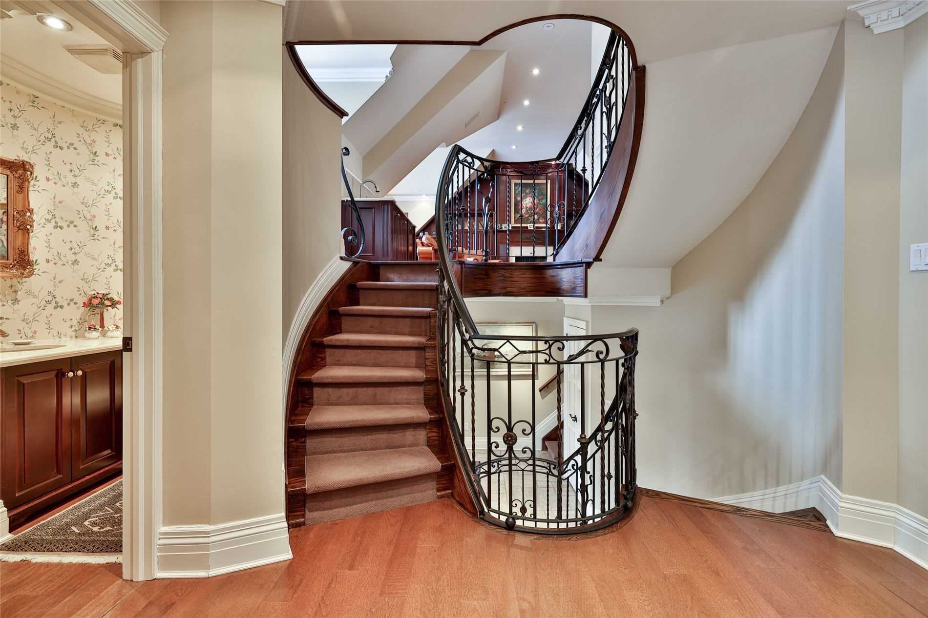 19 Forest Glen Cres
