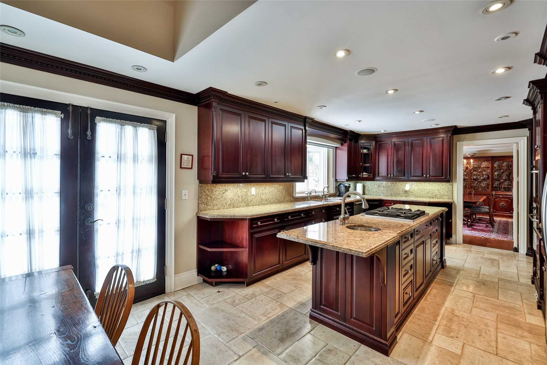 19 Forest Glen Cres
