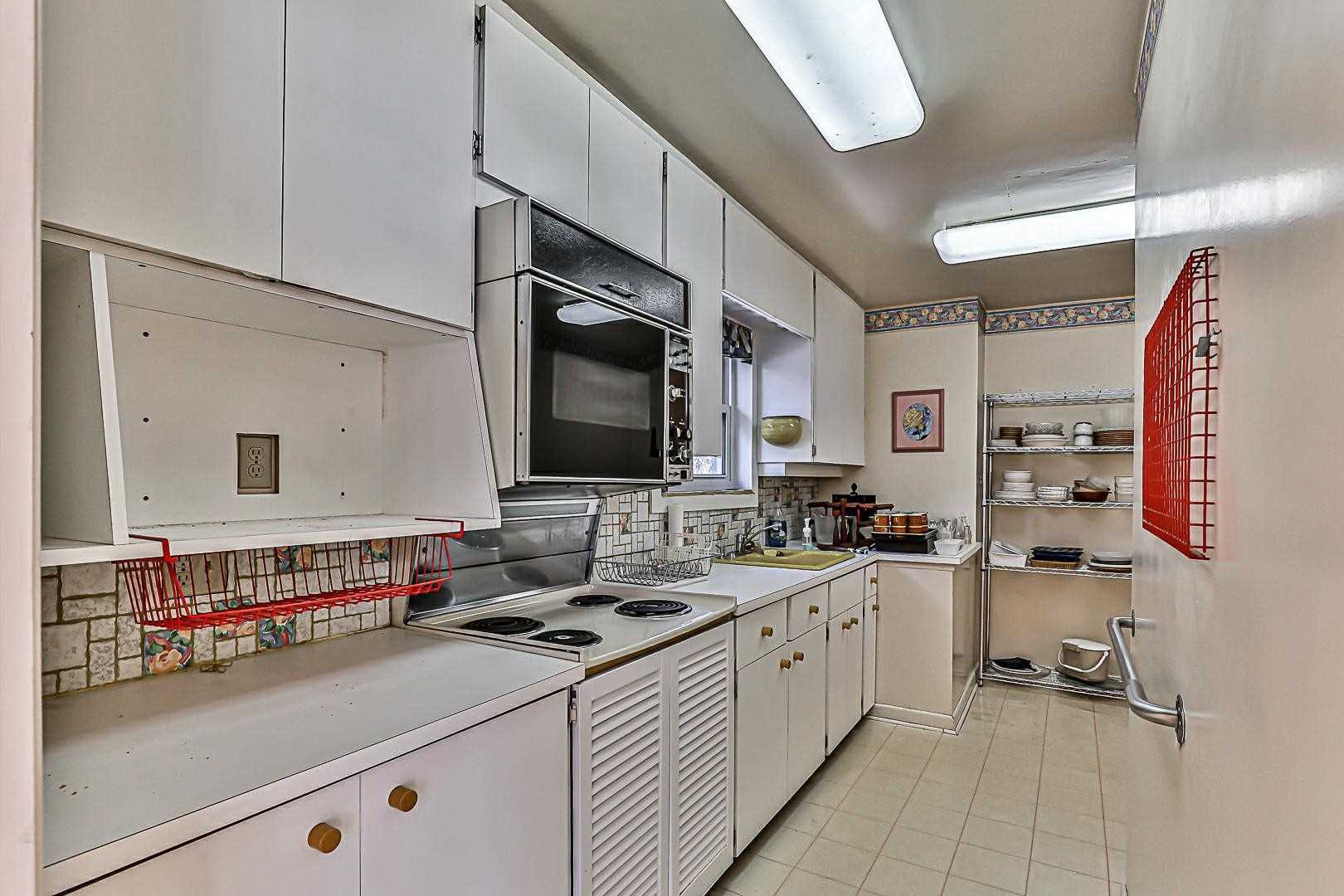 160 Three Valleys Dr