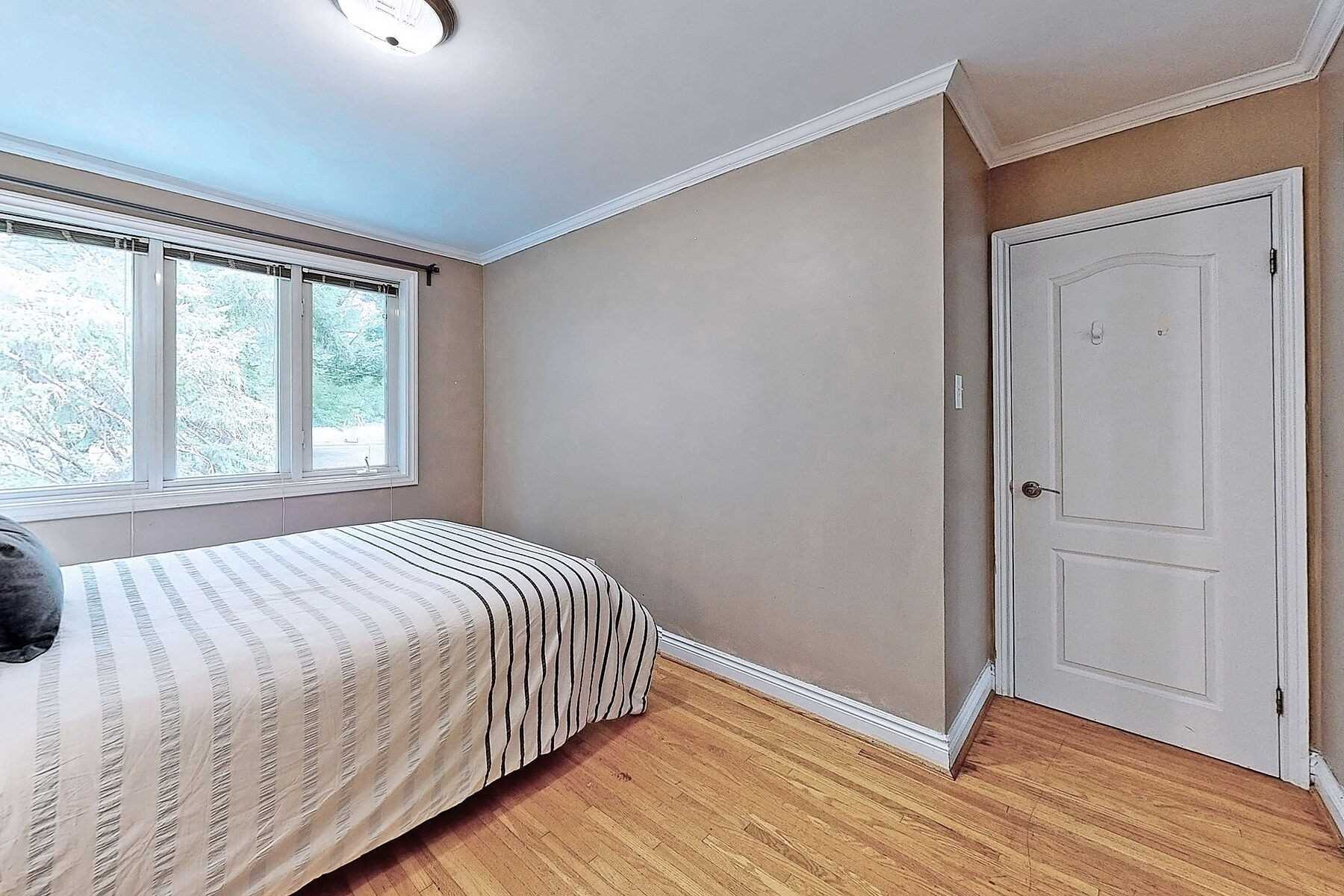 6 Fargo Ave