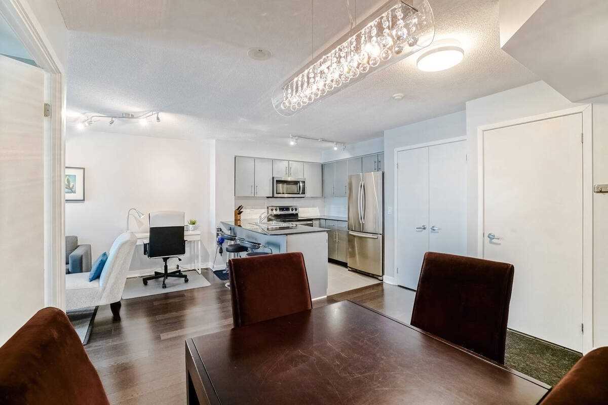 12 Yonge St, #1311