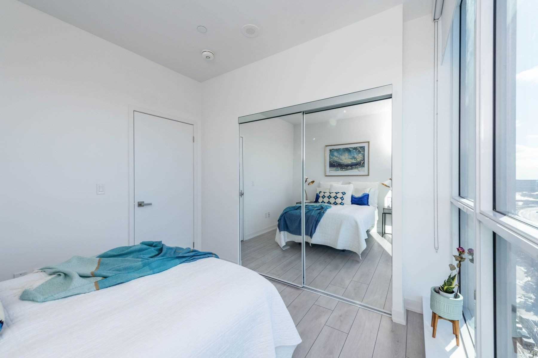 31 Tippett Rd, #1611