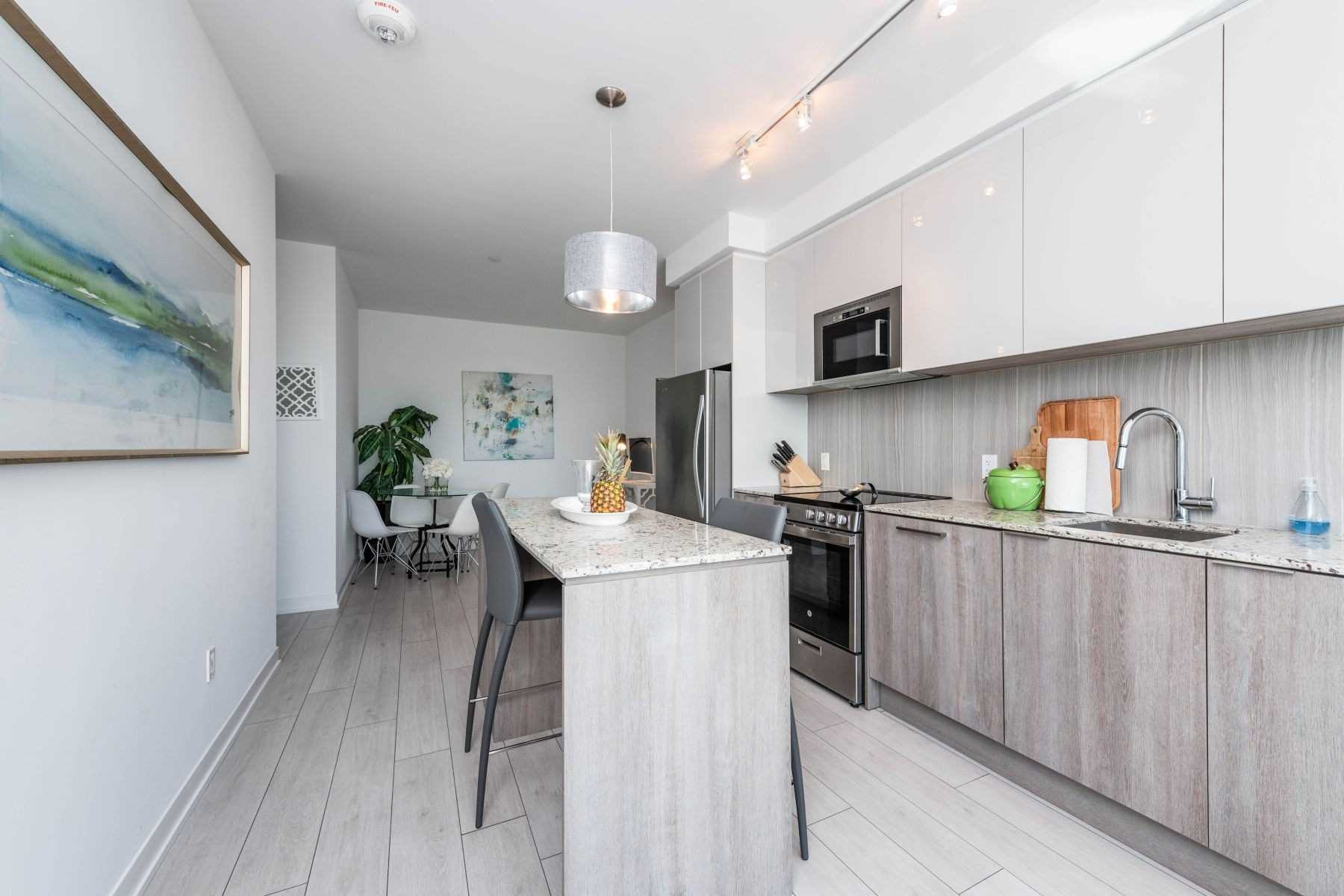31 Tippett Rd, #1611