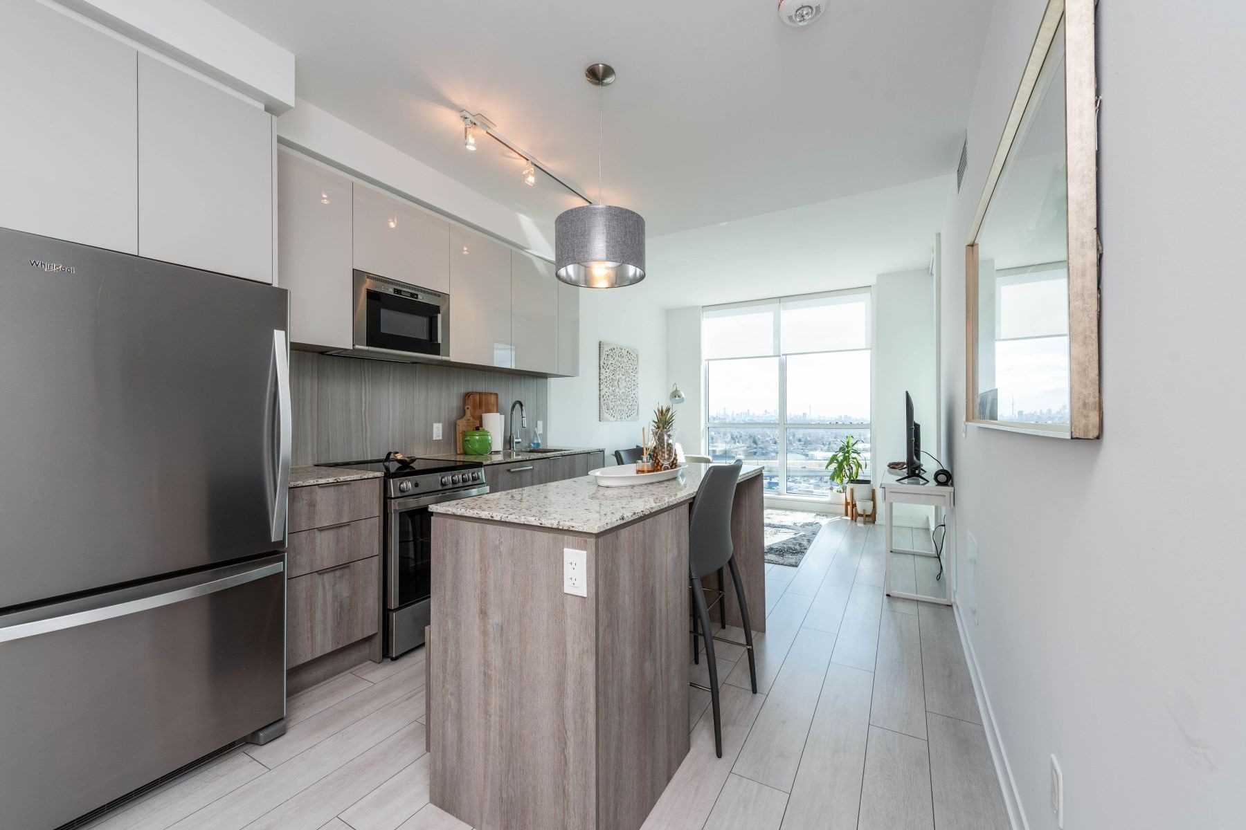 31 Tippett Rd, #1611