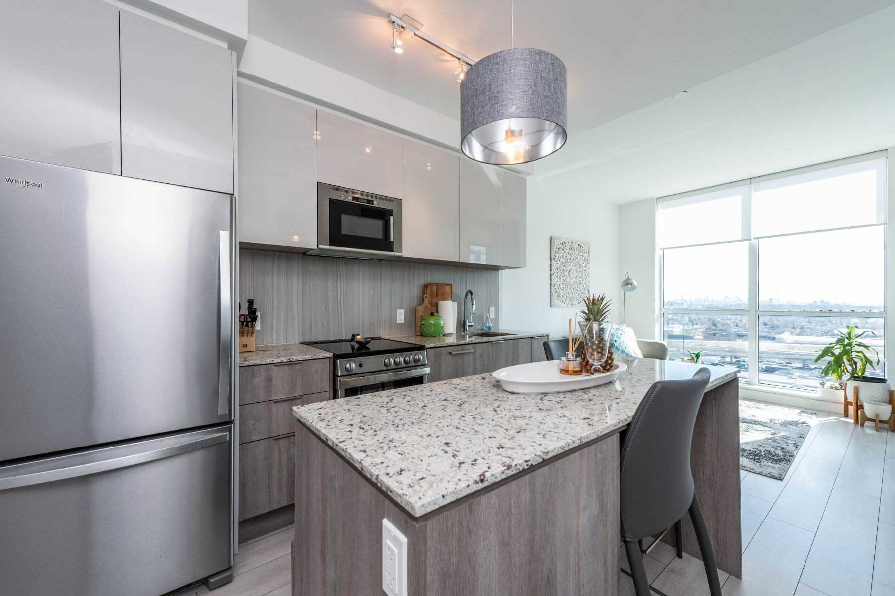 31 Tippett Rd, #1611