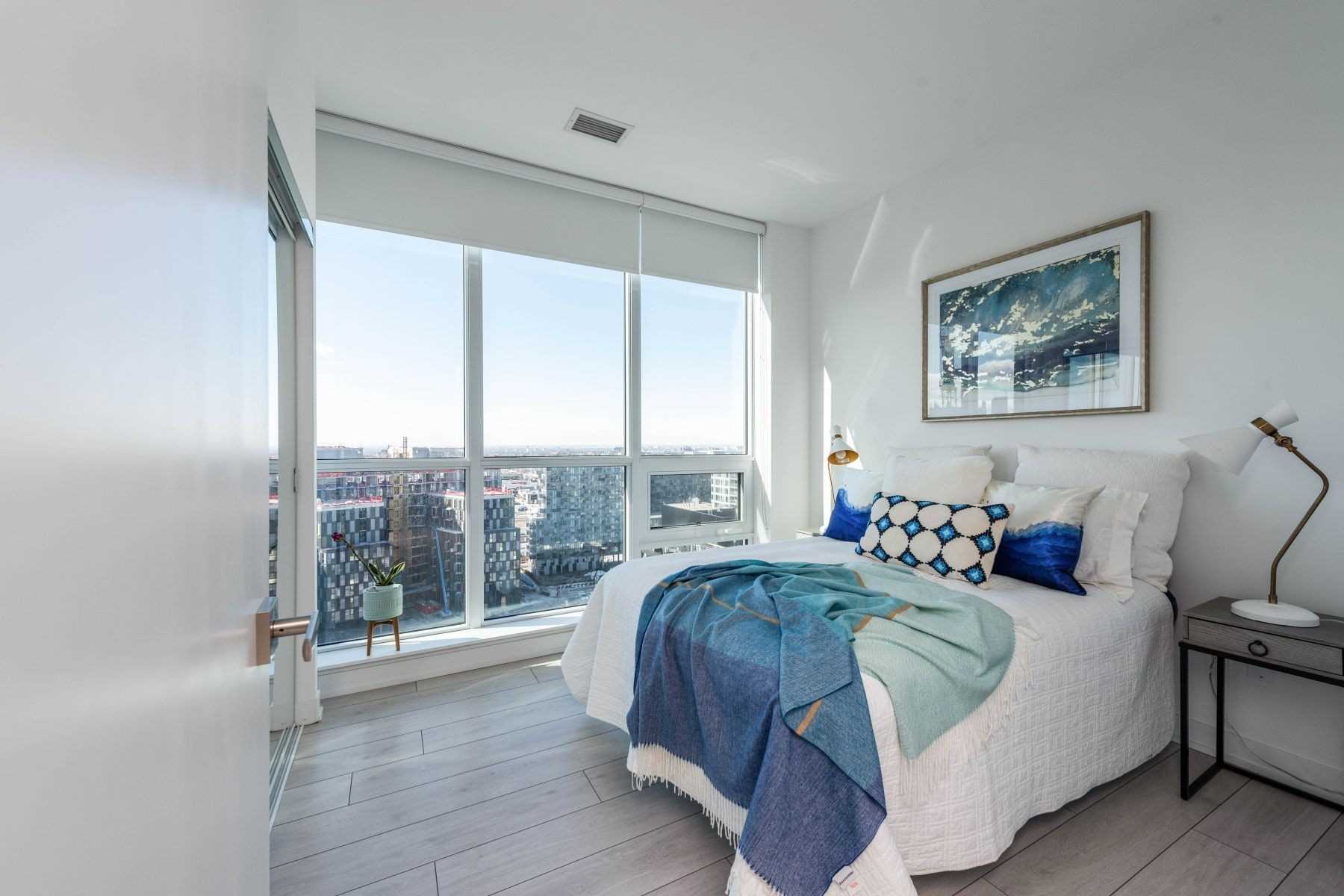 31 Tippett Rd, #1611
