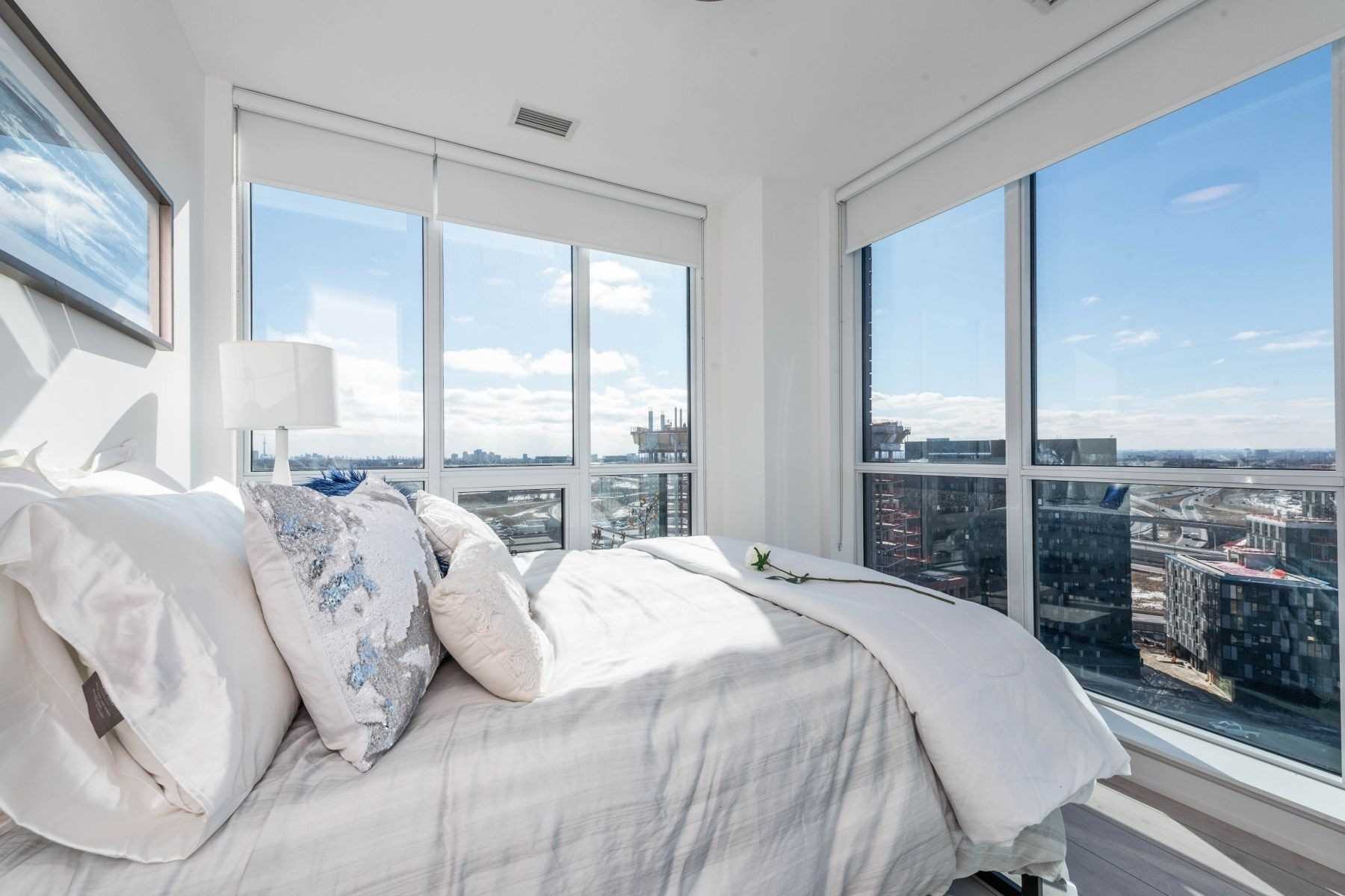 31 Tippett Rd, #1611