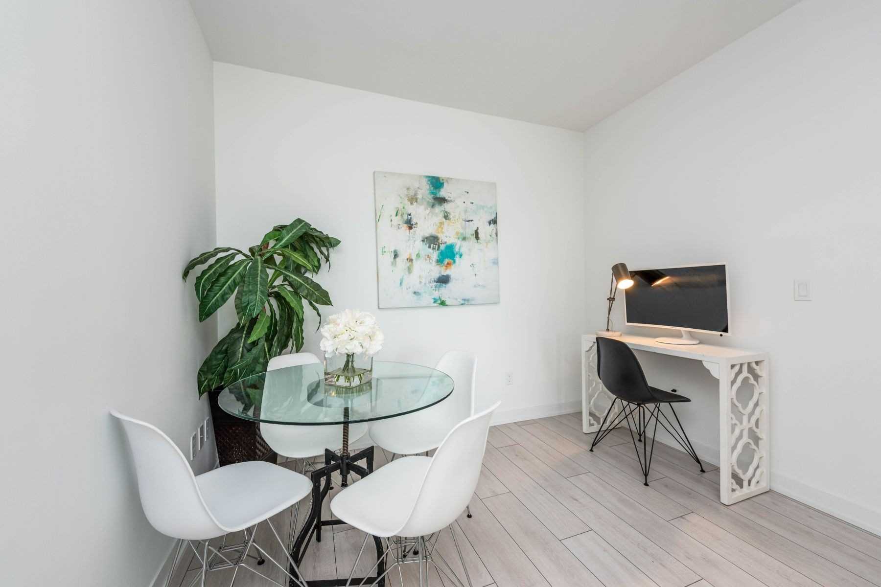 31 Tippett Rd, #1611