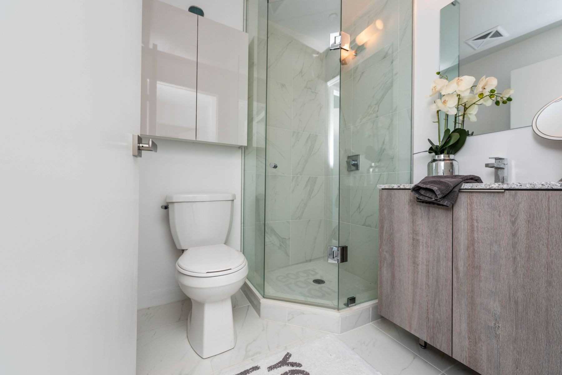 31 Tippett Rd, #1611