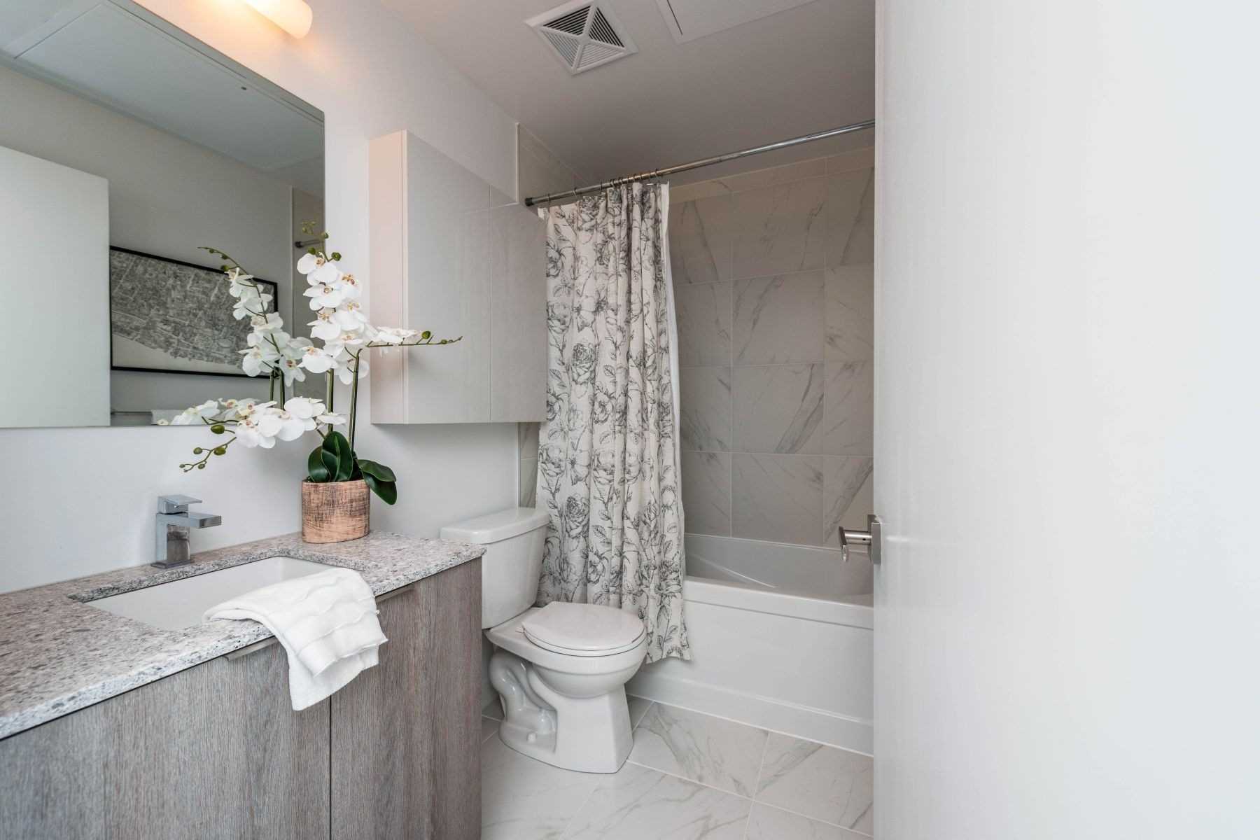 31 Tippett Rd, #1611