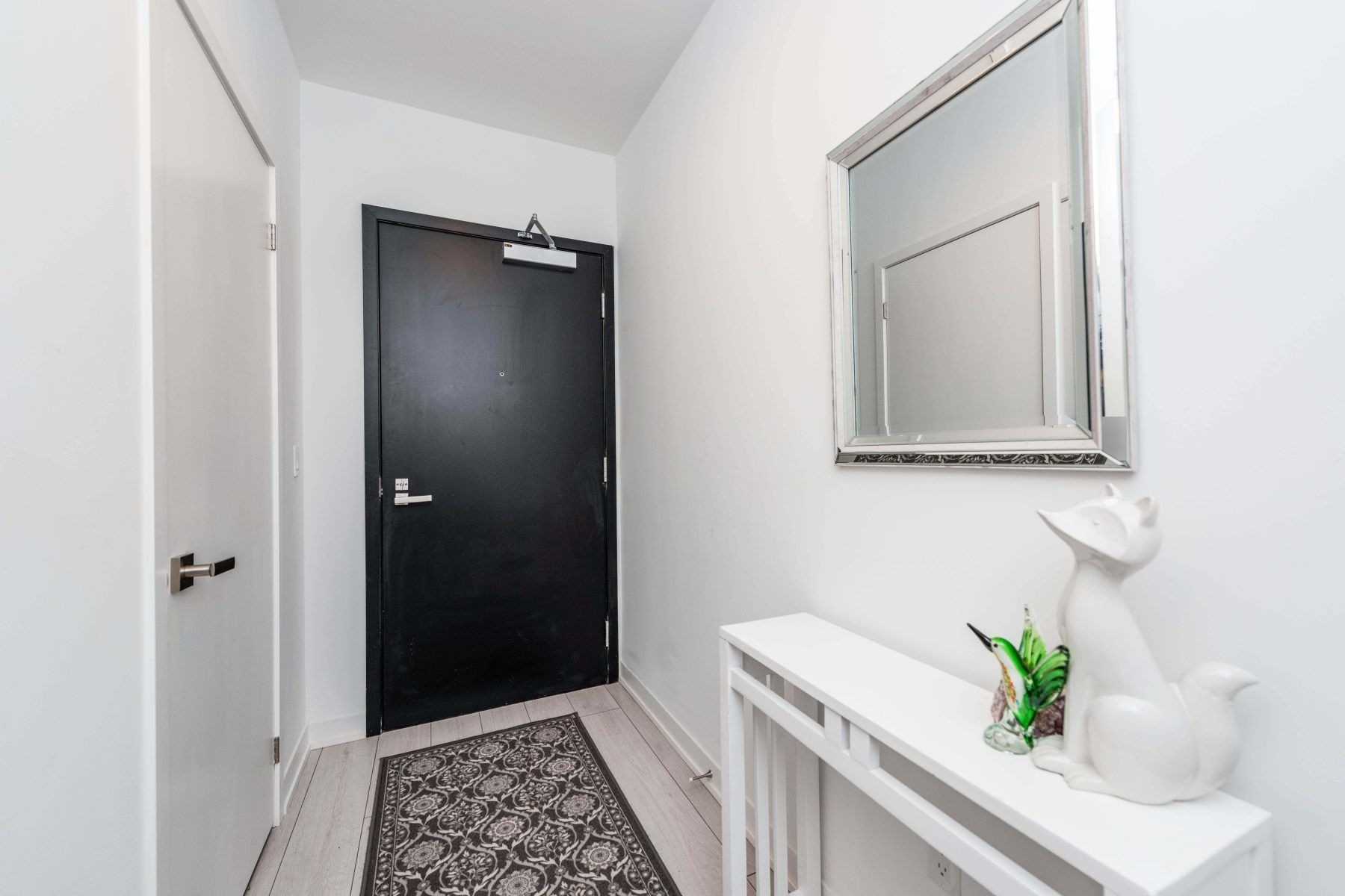 31 Tippett Rd, #1611