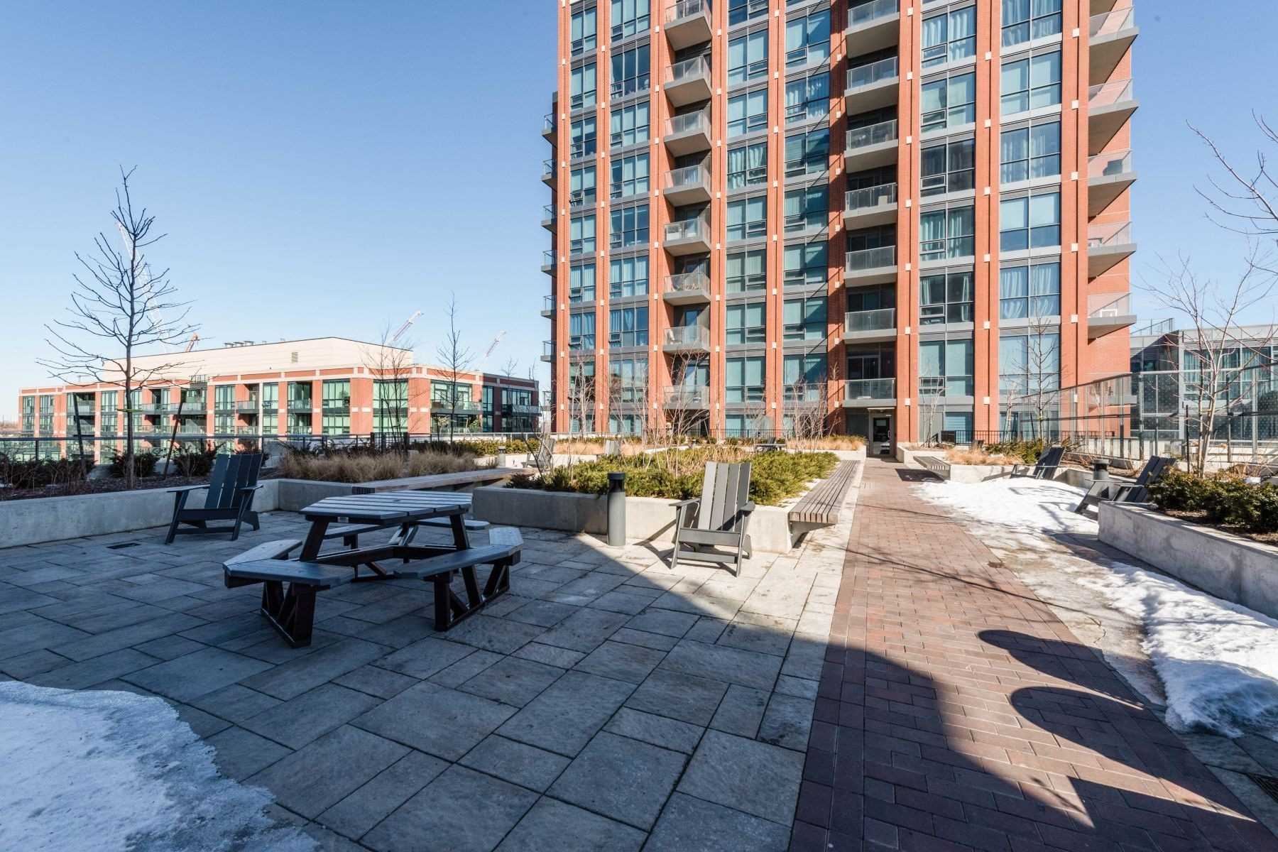 31 Tippett Rd, #1611